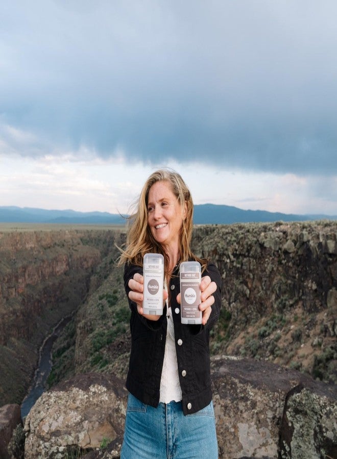 هامبل سيمبل اند ترو مزيل عرق هامبل براندز خالٍ من الألومنيوم، نباتي ولم يتم اختباره على الحيوانات، مصمم للبشرة الحساسة، برائحة الباتشولي والكوبال والبرغموت والزنجبيل والورد المغربي، 2.5 أونصة (عبوة من 3 قطع) - Image 4